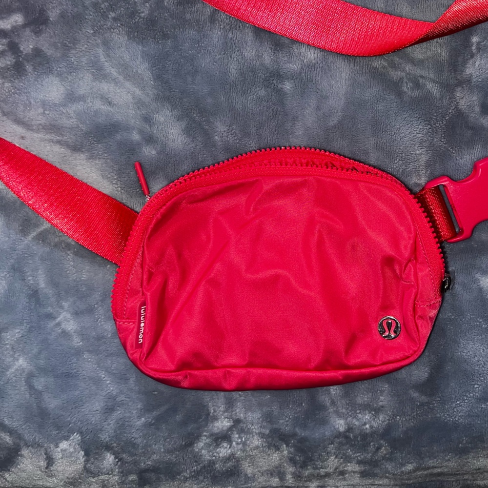 Lululemon belt bag in Lipstick